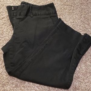 Black linen capris